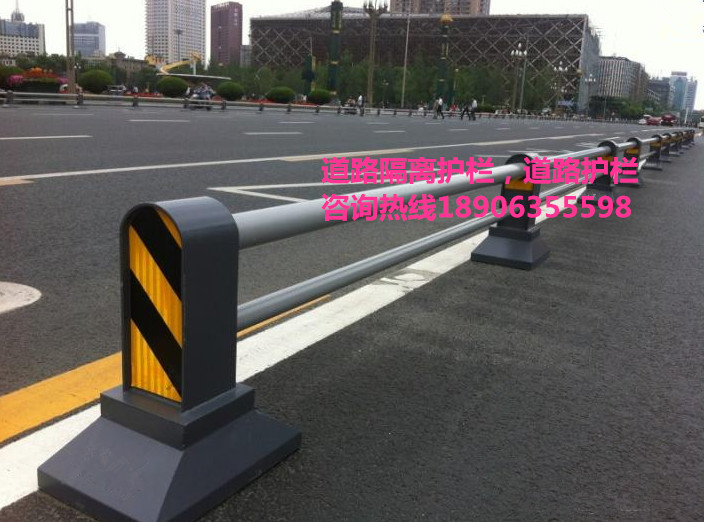 道路護(hù)欄，道路隔離柱，隔離墩
