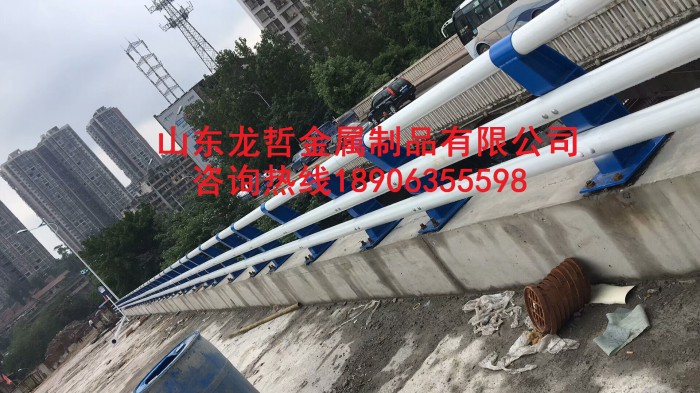 橋梁防撞護欄，防撞立柱